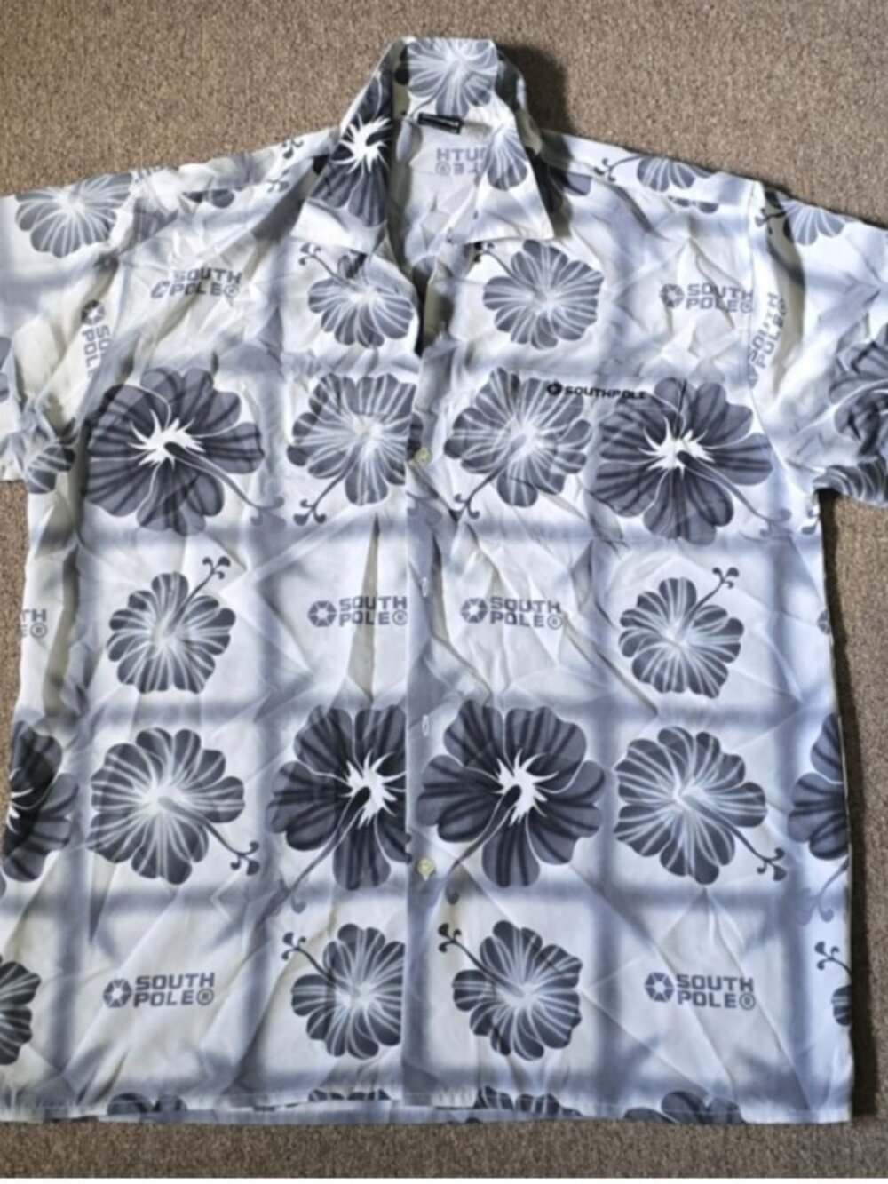 South Pole XL Extra-Large Blue & White Hibiscus Short Sleeve Button-Down Y2K